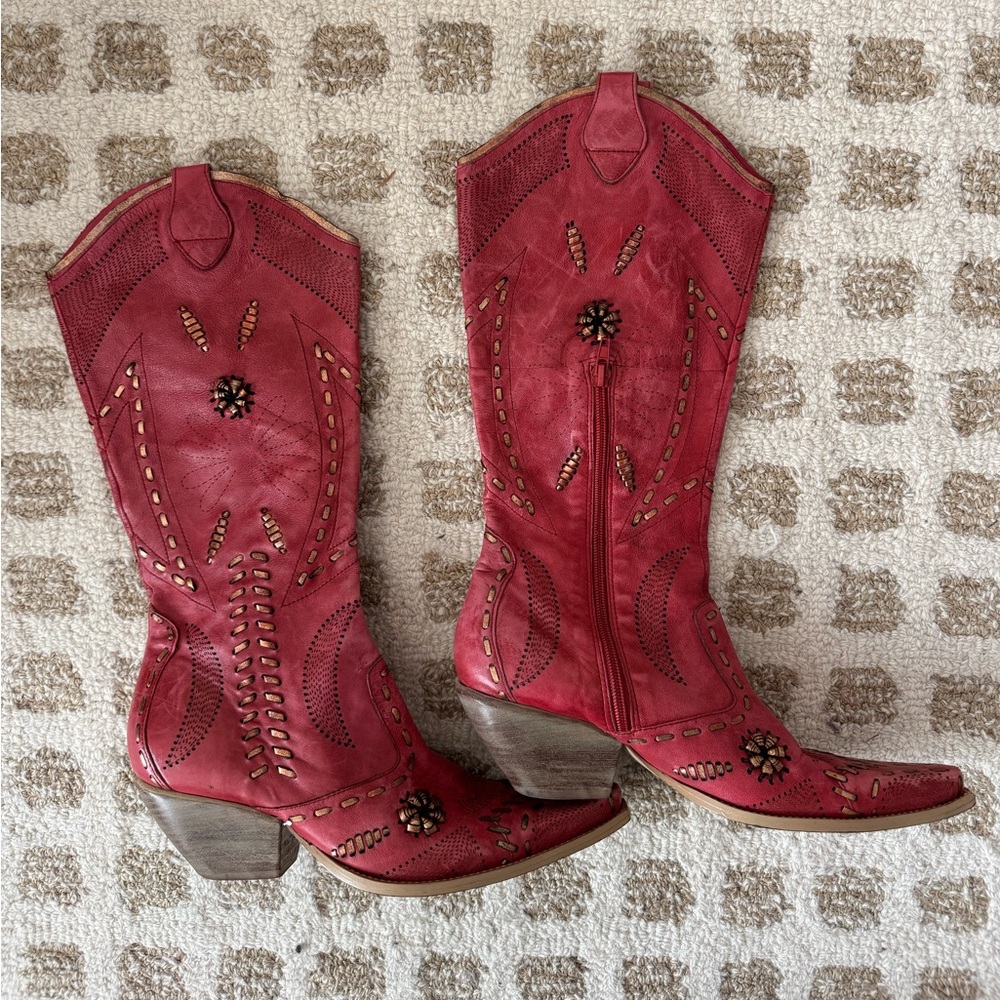Vintage Red leather cowboy boots size 8
